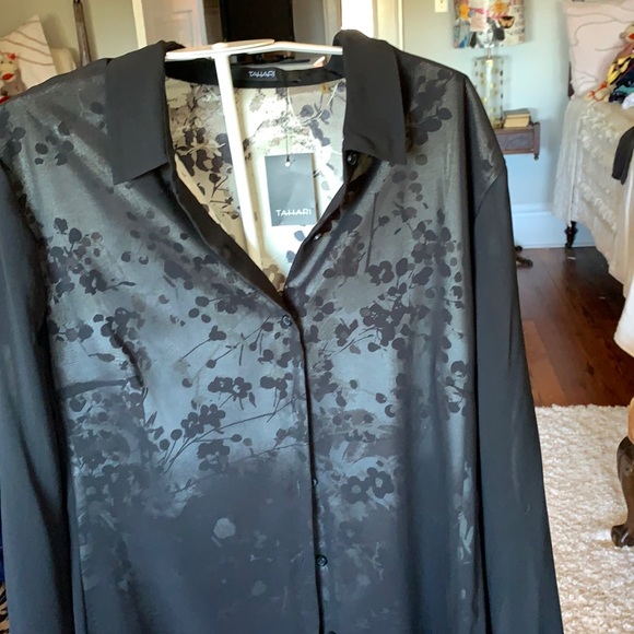 Tahari brand new blouse. Sheer‎ black outside. White floral inside. NWT 148 - Picture 1 of 4